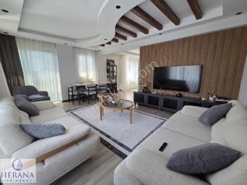 Foça'da Müstakil Girişli, 140m², 3+1 Satılık Daire