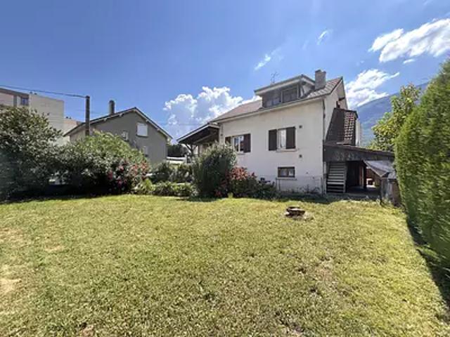 Fontaine 38600 Achat / Vente maison 10 pièces t10 au dernier étage parking