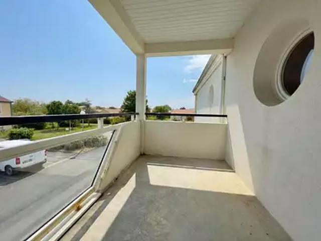 Fontaine le Comte 86240 Achat / Vente appartement 2 pièces t2 au dernier étage balcon