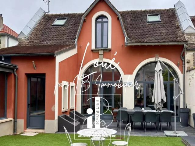 FONTAINEBLEAU – CHARM FURNISHED HOUSE WITH GARDEN AND PARKING