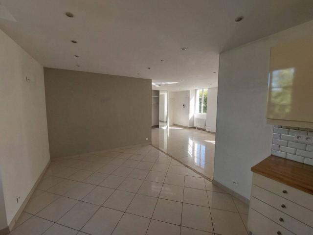 FONTAINEBLEAU CHATEAU F5 moderne de 108 M2