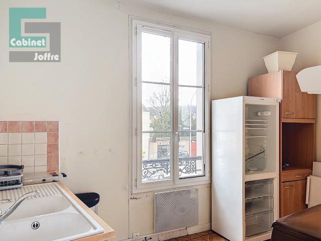 Fontainebleau, Duplex à rénover de 55,30 m2 habitables, entre centre ville et gare