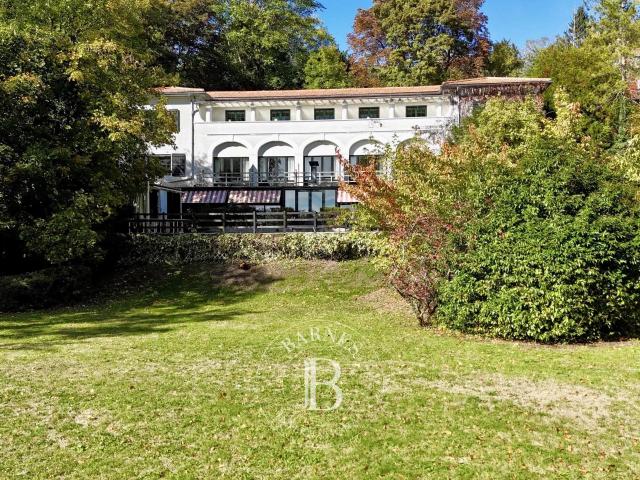 Fontainebleau – Propriété hôtelière de caractère – 800 m² –. 800m² Fontainebleau