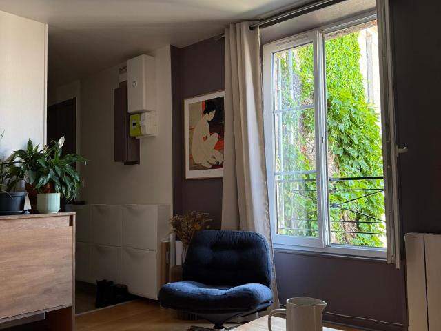 FONTAINEBLEAU Rue de Neuville