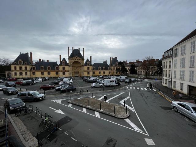 FONTAINEBLEAU Rue du Château