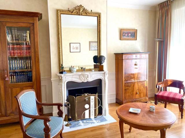 FONTainebleau TOWN CENTRE FURNISHED HOUSE 171.58 SQ.M. RENTED WITH ENCLOSED GARDEN + GARAGE