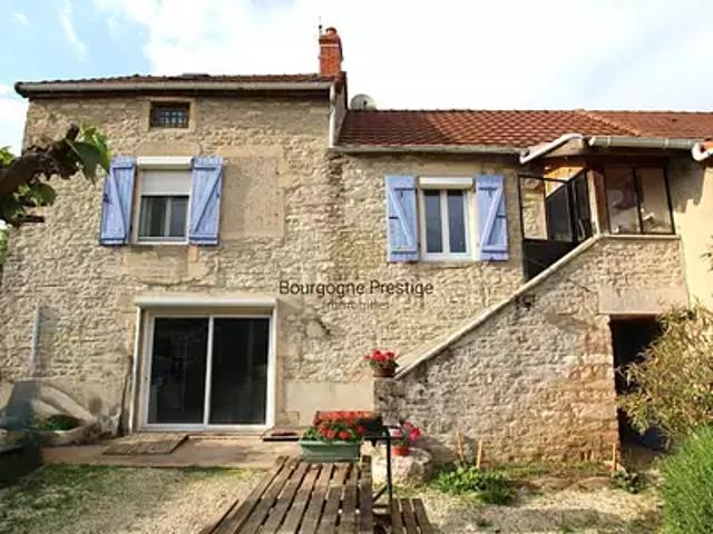 Fontaines 71150 Achat / Vente maison 5 pièces t5 terrasse cave