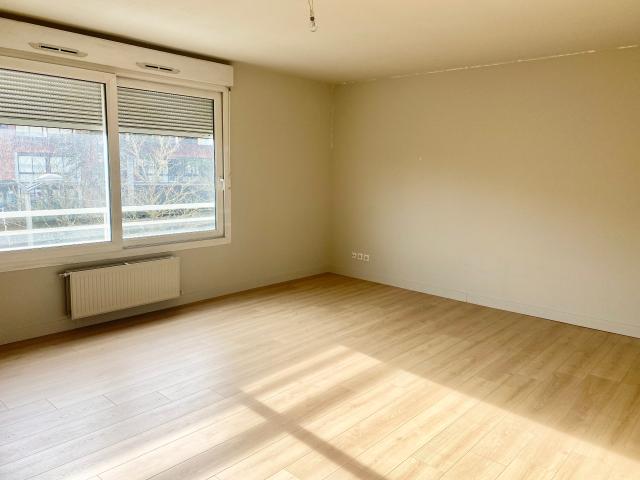 Fontaines sur Saône – Beau T3 traversant rénové de 72 m²
