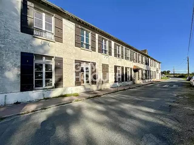Fontenay Trésigny 77610 Achat / Vente maison 40 pièces t40 cave