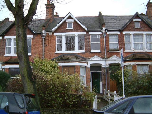 Fontenoy Road BALHAM 1 bed flat to rent £2,300 pcm £531 pw