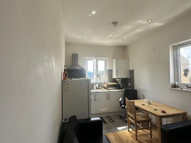 Fonthill Road Flat B, Second Floor, London N4, 2 bed flat to rent, £1,900 pcm | PrimeLocation