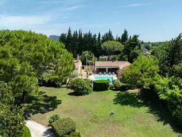 Fontvieille 13990 Achat / Vente maison 9 pièces t9 piscine