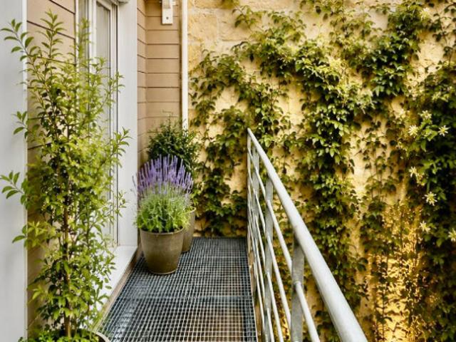 FONDAUDEGE/JARDIN PUBLIC beau duplex rénové avec patio