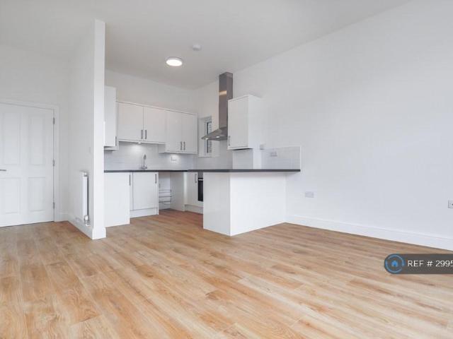 Footscray Road, London, SE9 2 bed flat to rent £1,750 pcm £404 pw