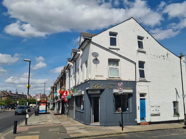 Footscray Road, New Eltham SE9, 2 bed flat to rent, £1,400 pcm | PrimeLocation