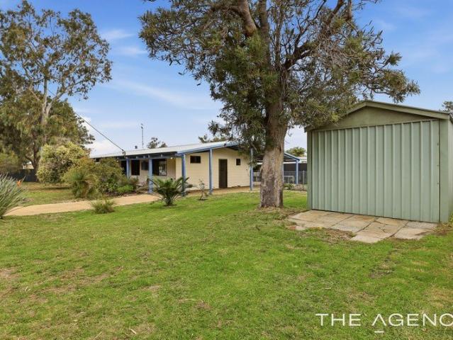 Immaculate family home Footsteps to the Estuary