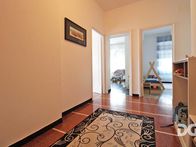 FOCE – VIA CECCHI PERFETTI MQ.96 CON BALCONE PIANO ALTO