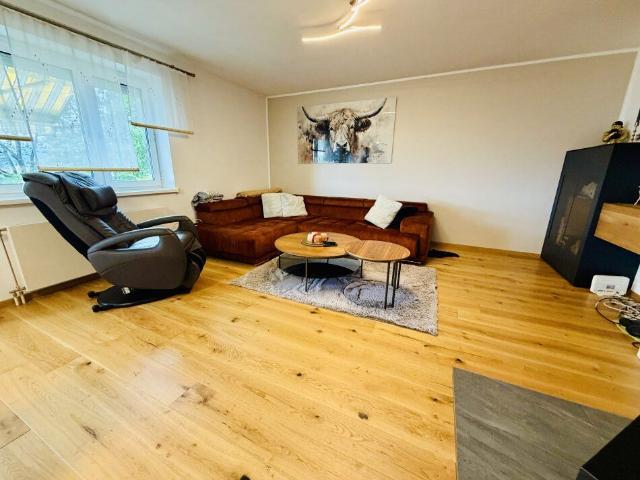 Fohnsdorf: Großzügige 4 Zimmer Mietwohnung mit ca 101 m2 WFL, Balkon & Carport
