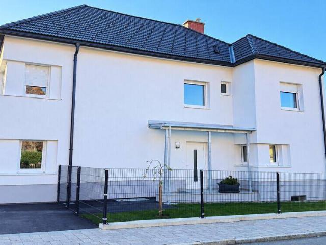 FOHNSDORF: Traumhafter Erstbezug im Obergeschoss mit der Garage & zusätzlichem Parkplatz!