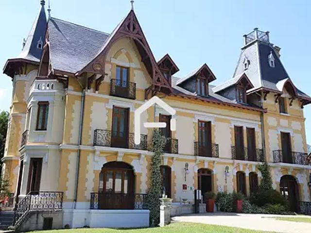 Foix 09000 Achat / Vente maison 28 pièces t28 au dernier étage piscine