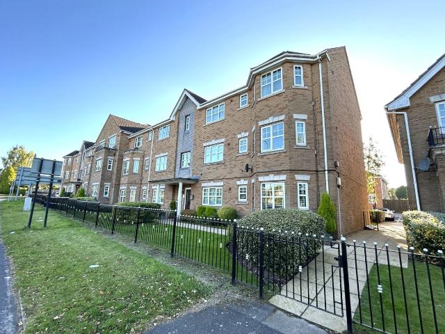Foley Court, Streetly, Sutton Coldfield, West Midlands B74, 2 bed flat to rent, £1,100 pcm | PrimeLocation