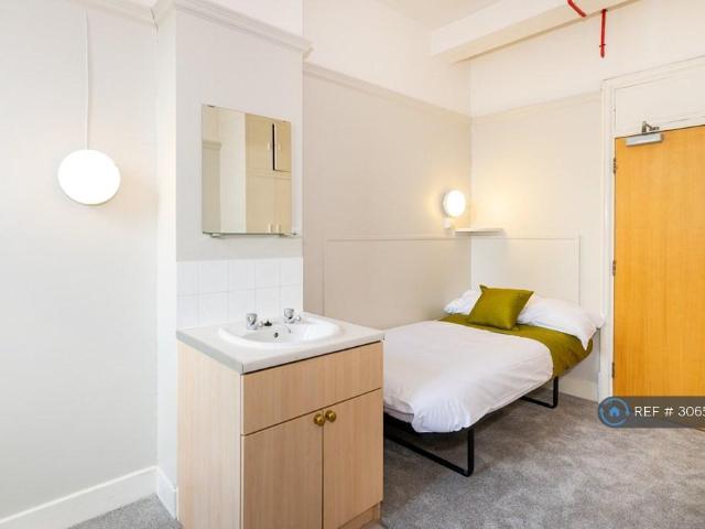 Foley Street, London, W1W 1 bed in a house share to rent £876 pcm £202 pw