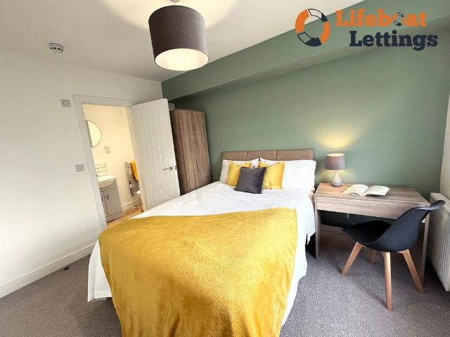 Folkestone CT19 1 bed in a house share to rent £725 pcm £167 pw