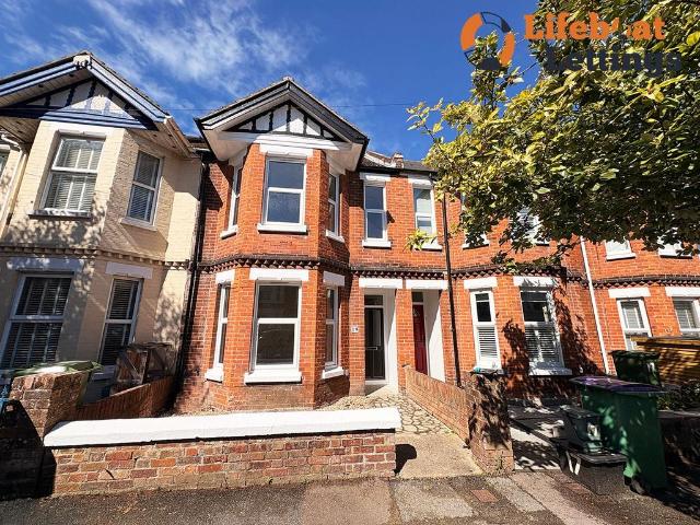 Folkestone CT19 4 bed terraced house to rent £1,600 pcm £369 pw