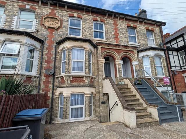 Folkestone Road, Dover, Kent, CT17 3 bed flat to rent £1,100 pcm £254 pw