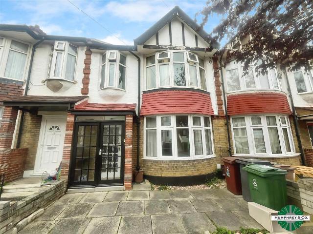 Folkestone Road, London E17, 4 bed property to rent, £2,700 pcm | PrimeLocation