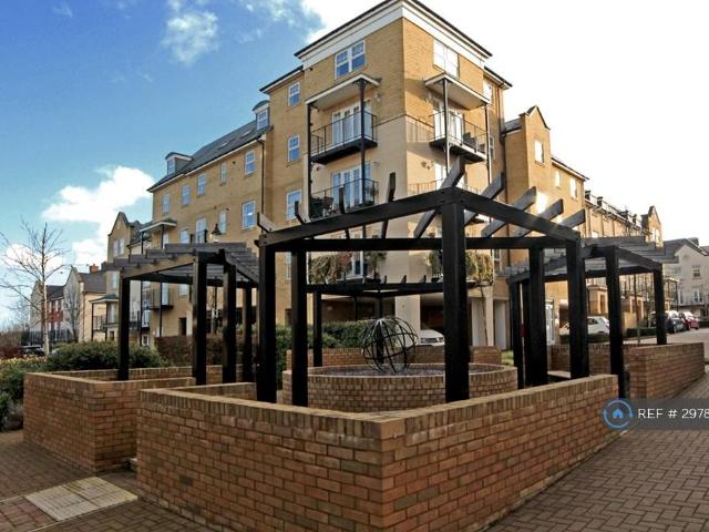 Folley Court, Bromley, BR2 2 bed flat to rent £1,900 pcm £438 pw