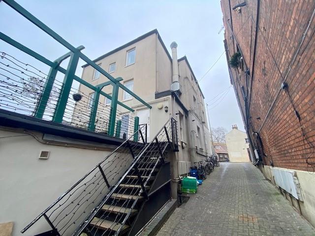 Folly Bridge, Oxford, OX1 2 bed flat to rent £1,700 pcm £392 pw