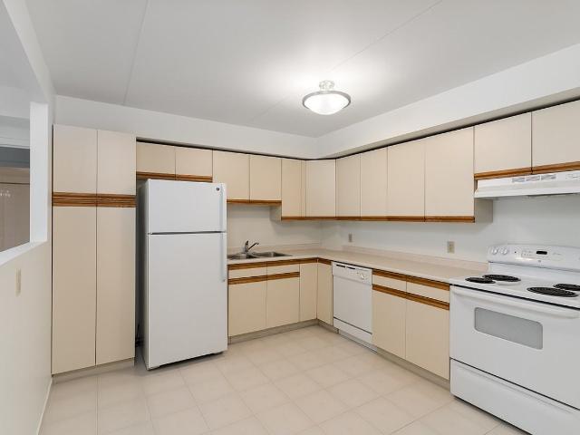 Fort Garry Place I 1 Bedroom Apartment for Rent at 55 Garry St, Winnipeg, MB R3C 4H4 Downtown Winnipeg