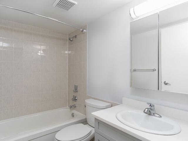 Fort Garry Place I 2 Bedroom Apartment for Rent at 55 Garry St, Winnipeg, MB R3C 4H4 Downtown Winnipeg
