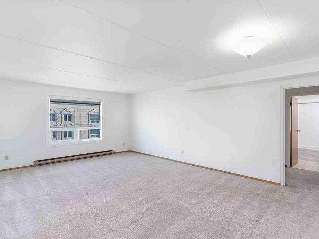 Fort Garry Place II 1 Bedroom Apartment for Rent at 85 Garry St, Winnipeg, MB R3C 4J5 Downtown Winnipeg
