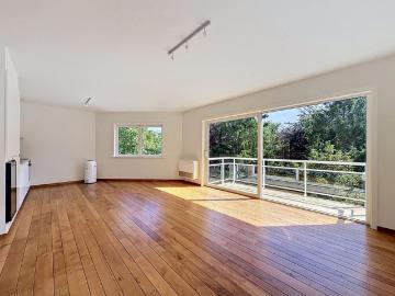 Fort Jaco: Beautiful renovated top floor apartment + terrace