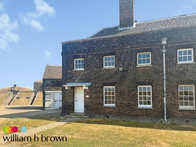 Fort Road, TILBURY 2 bed house to rent £1,800 pcm £415 pw