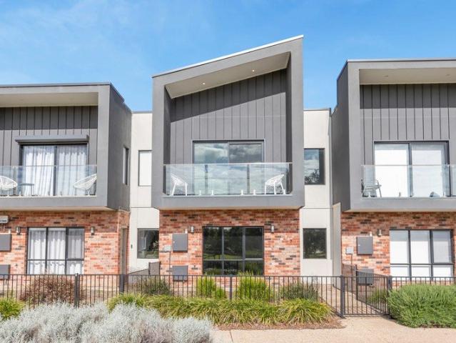 Fortana Lane Favourite with Parkland Views