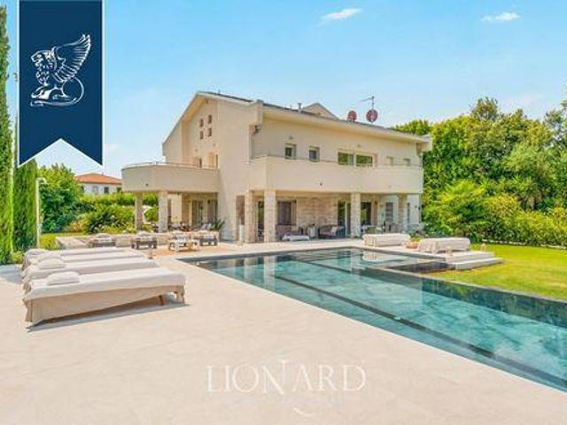 Forte dei Marmi Lucca 104439574