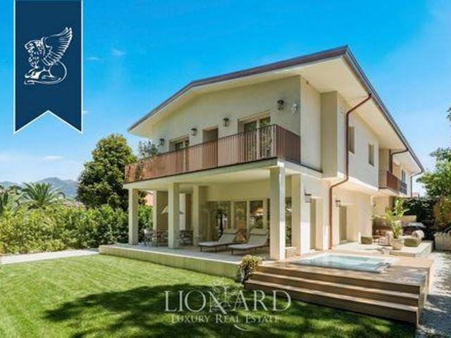 Forte dei Marmi Lucca 105491541