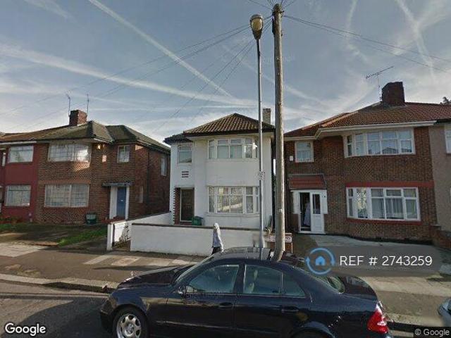 Forterie Gardens, Ilford, IG3 3 bed detached house to rent £2,500 pcm £577 pw