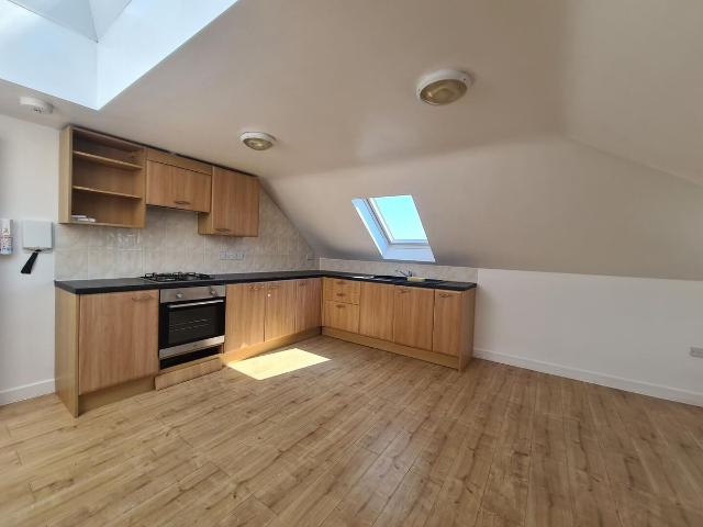 Fortescue Road, Paignton TQ3, 2 bed flat to rent, £975 pcm | PrimeLocation