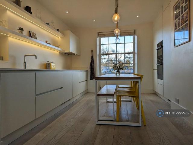 Fortess Road, London, NW5 2 bed maisonette to rent £3,100 pcm £715 pw
