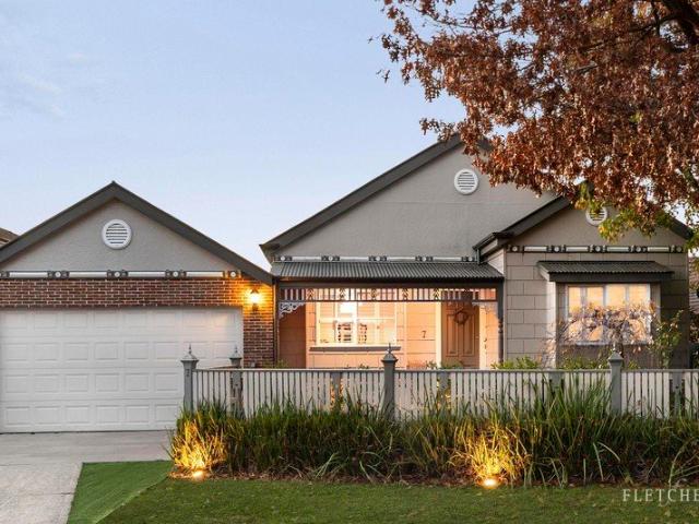 Grand Victorian Elegance with Modern Family Luxury