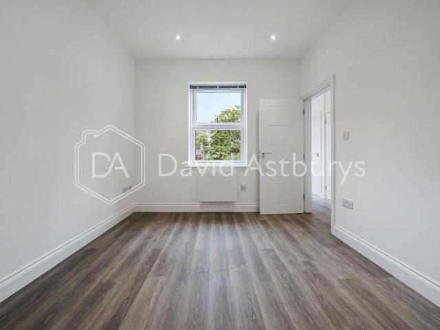 Fortis Green Avenue, Muswell Hill. 2 bed apartment to rent £2,600 pcm £600 pw