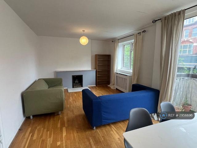 Fortis Green, London, N2 3 bed flat to rent £2,395 pcm £553 pw