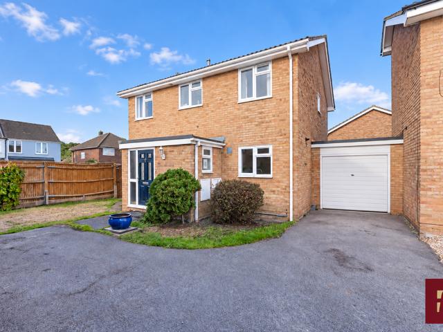 Fortrose Close, College Town, Sandhurst, Berkshire GU47, 4 bed detached house to rent, £2,000 pcm | PrimeLocation