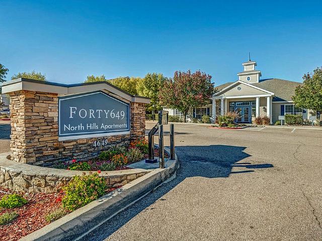 Forty649 North Hills