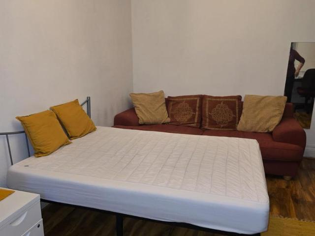 Forty Lane, Wembley HA9 1 bed in a flat share to rent £850 pcm £196 pw