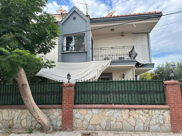 Forum Bornova Karşısı Prestijli Konumda Cadde Üzeri Köşe Fırsat Villa